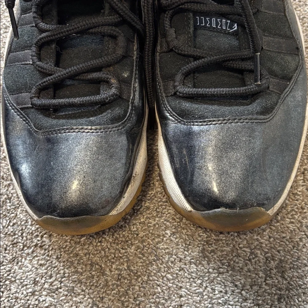 Air Jordan 11 Retro Low “72-10” (528895-010) – Men’s Size 11